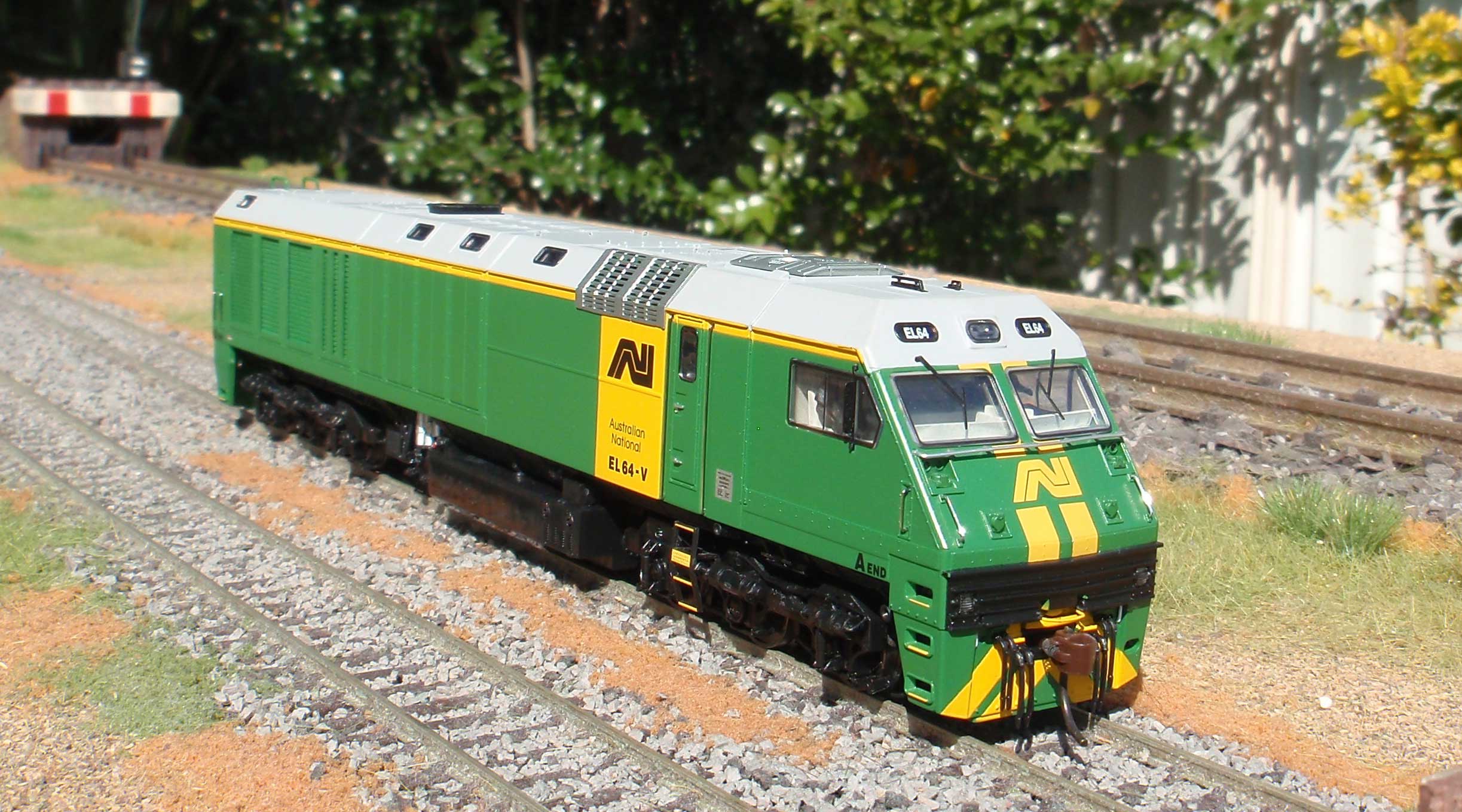 Auscision Models EL Class in ‘Australian National’ livery